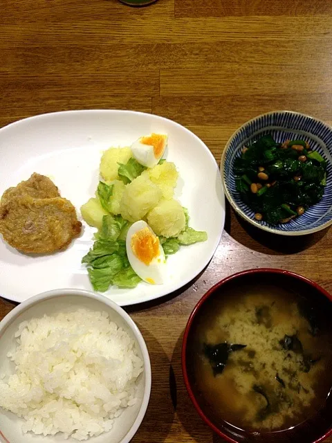 Snapdishの料理写真:豚ヒレ肉のピカタ ポテトサラダ ほうれん草と納豆の和え物|まーとるさん