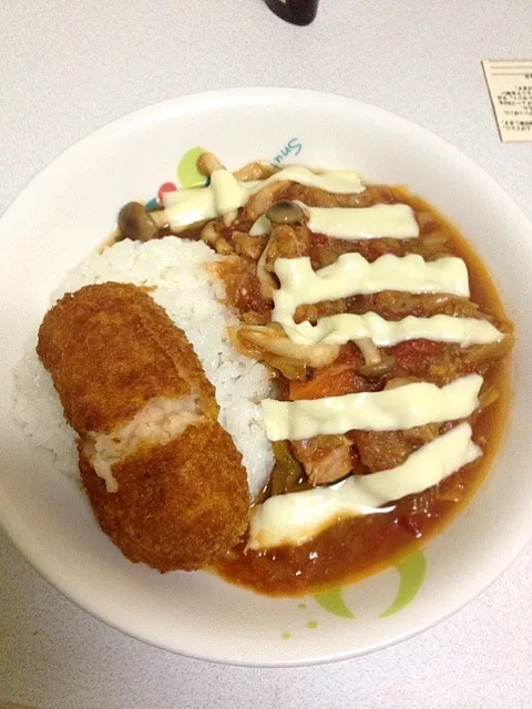 チキンのトマト煮込みチーズのせごはん|いもこさん