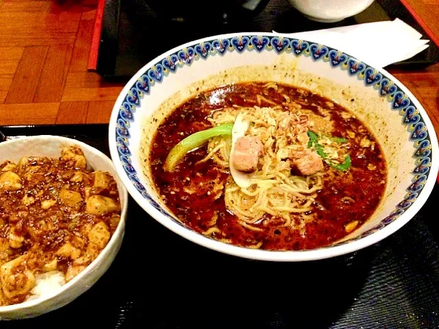 炎麻堂の辛口担々麺と麻婆豆腐丼＠赤坂|Yasuhiro Koikeさん