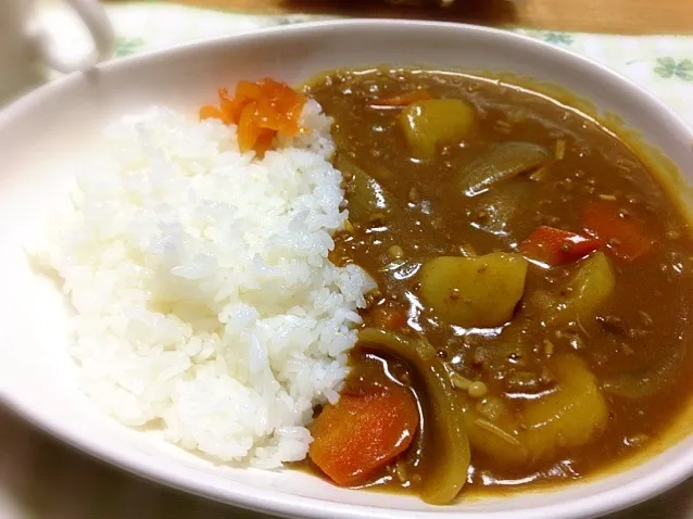 今日のカレー🍛ひき肉カレー エノキ入り|こいちさん