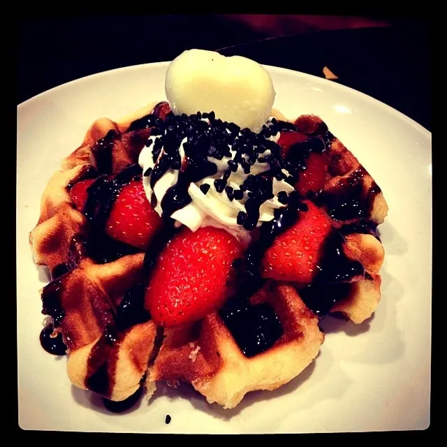 Strawberry Waffle|tzean chenさん