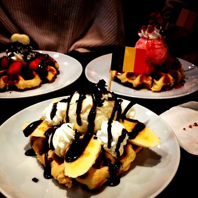 Banana Chocolate Waffle & Vanilla Ice Cream|tzean chenさん