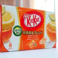 Kitkat ส้ม+มะนาว|Pitch Sriputtiratさん