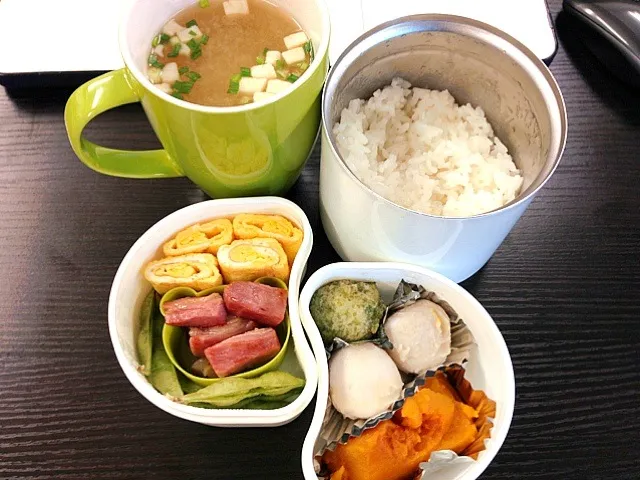 昨日とほぼ同じ内容なお弁当(^O^)／ Home made lunch box.|Jackie Yamakawaさん