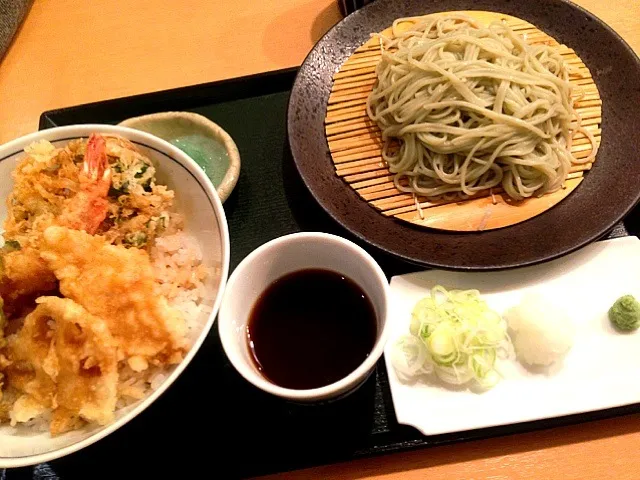 Snapdishの料理写真:へぎそば 海老天丼セット|shuさん