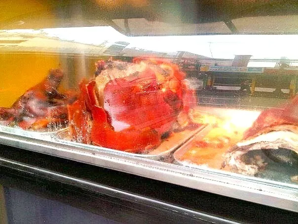 Elarz Pambansang Lechon for lunch :)|iamfem05さん