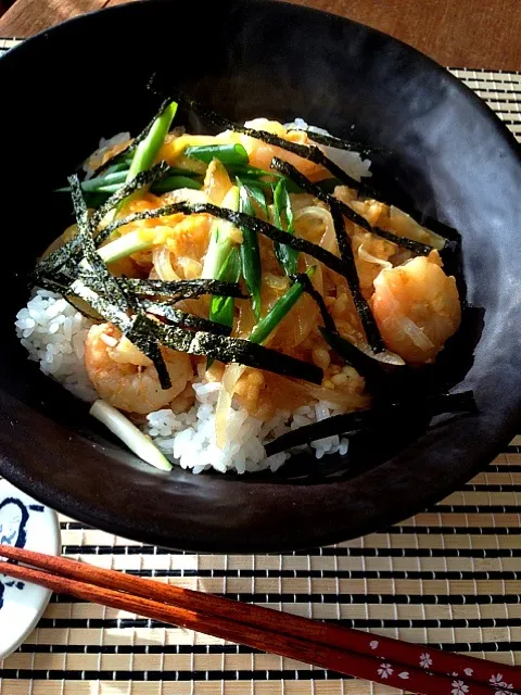 Snapdishの料理写真:天かすでなんちゃって小エビ天丼(^-^)|ぺぽりさん