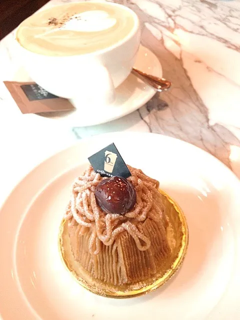 Snapdishの料理写真:Mont Blanc & oolong late|mmさん