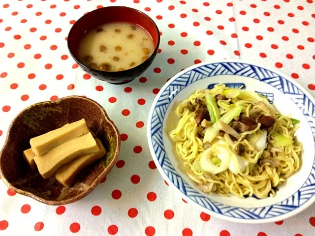 ネギたっぷり塩焼きそば、染み豆腐、なめこの味噌汁|ゆりさん