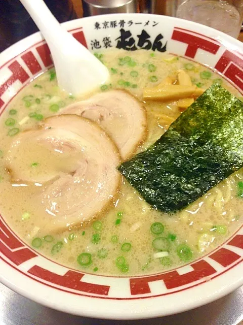 屯ちんの醤油豚骨ラーメン＠赤坂|Yasuhiro Koikeさん