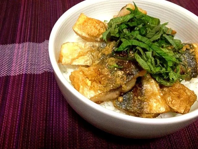 Snapdishの料理写真:鯵の蒲焼き丼|ハルさん