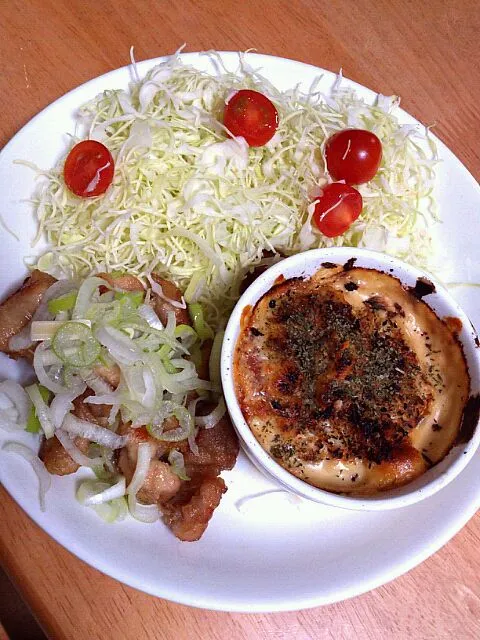 鶏肉マヨネギ焼き☆お餅味噌グラタン☆サラダ|ゆきさん