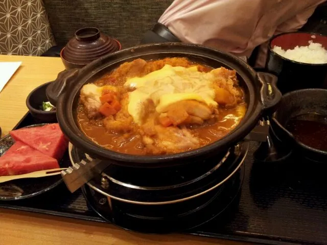 melted cheese on fried chicken on steaming curry sauce set|genさん