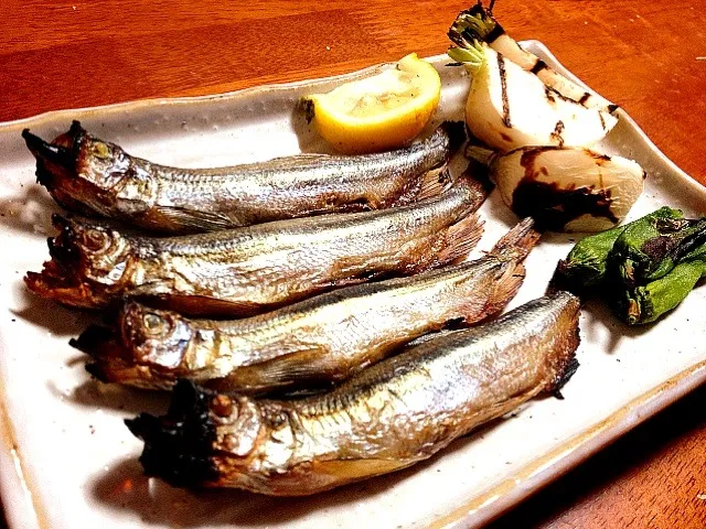 柳葉魚と焼き蕪 Grilled shishamo smelt and turnip|まる(丸大豆)さん