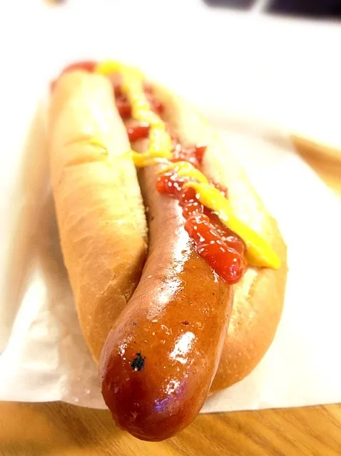 Snapdishの料理写真:Giant hot dog|willzさん