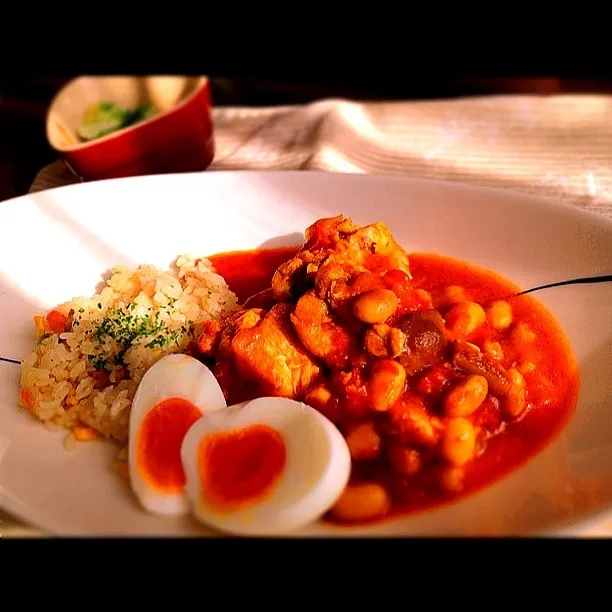 鶏肉と豆のトマト煮込み ピラフ アンチョビ風味のシーフードサラダ|まゆさん