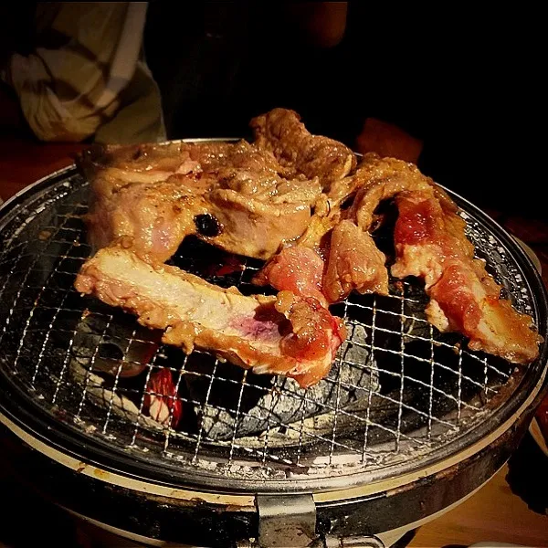 韓国焼肉店でのテジ(豚)カルビ〜！|sat_1205さん