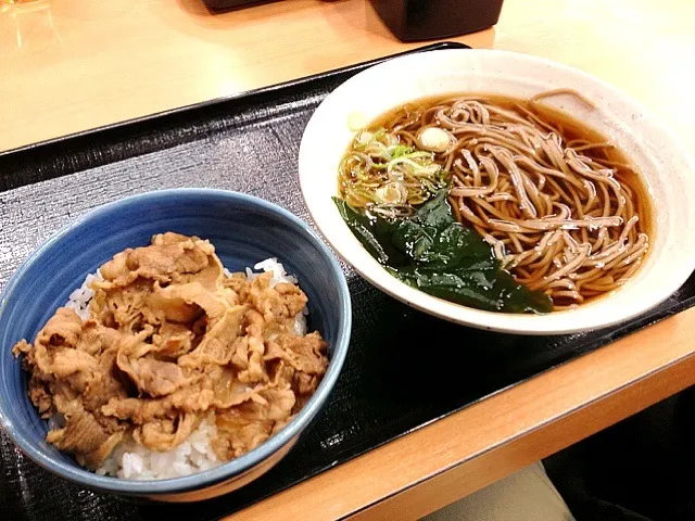 牛丼と十割そば|izumizakiさん