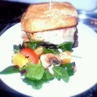 Snapdishの料理写真:chicken pesto sandwich, with a cranberry orange spinach salad|Shayla Merckさん