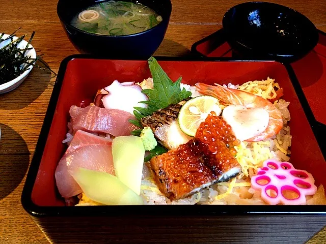 Snapdishの料理写真:海鮮丼|coconatsu0715さん