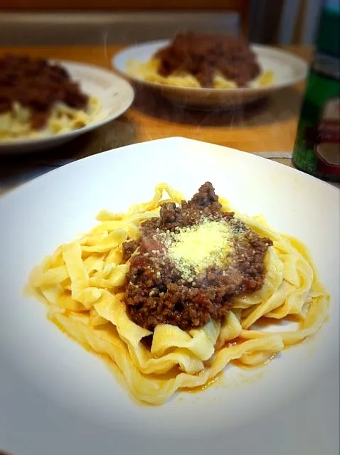 娘が作ってくれた手打ちパスタとミートソース🍝|tomoさん