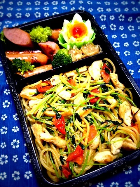 豆苗とミニトマトの和風パスタ弁当💜|さゆママさん