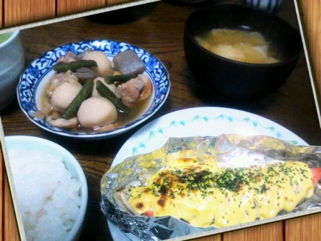 Snapdishの料理写真:生鮭のマヨネーズ焼き＆里芋と鶏肉の煮物＆キャベツの味噌汁|えっちゃんさん