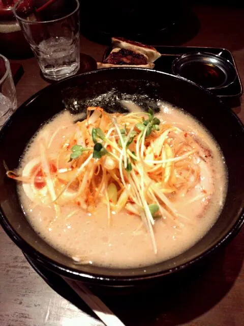 赤とんこつラーメン|はなみさん