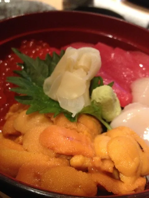 Uni salmon roe tuna rice ball|masaki tasakaさん