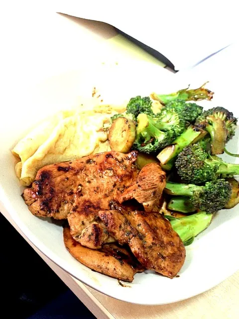 Teri Yaki chicken, omelette, stir fry broccoli|Ruyiさん