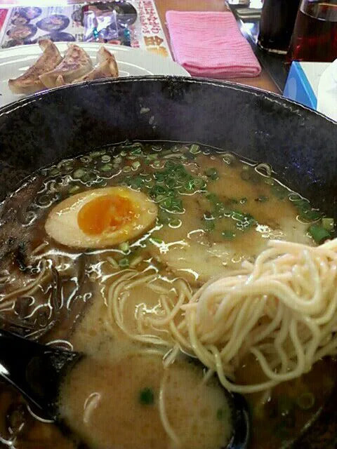 黒てるてラーメン|みぃのさん