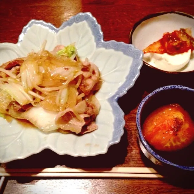 とまとのコンソメ煮、豆腐の味わいキムチのせ、肉野菜炒め 柚子風味。|ふみこさん