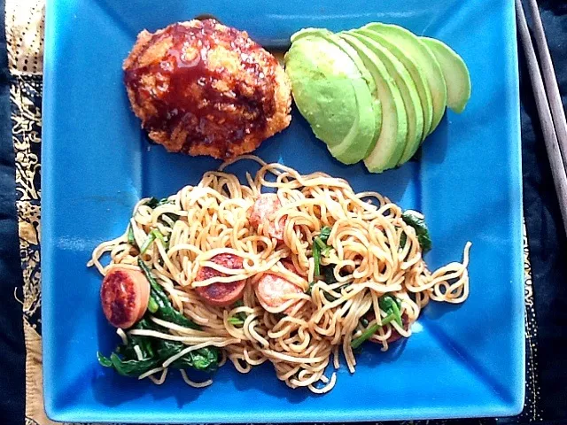 Yakisoba and croquettes (store bought)|Kirsten Adachiさん