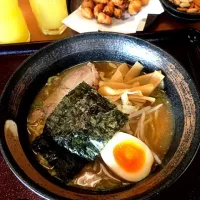 Snapdishの料理写真:醤油とんこつ|takuさん