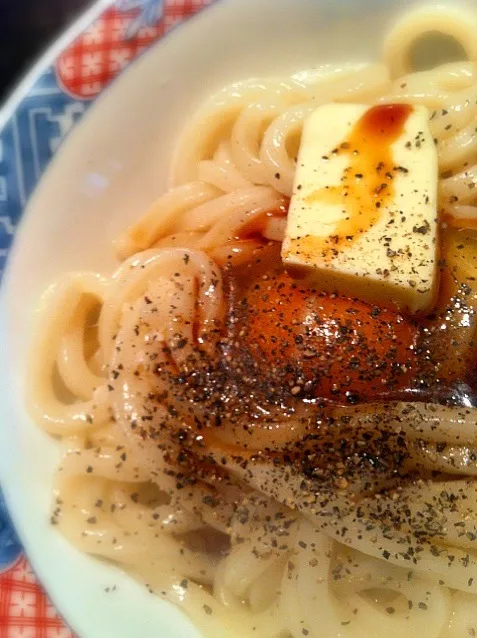 釜玉醤油バターうどん|らこすけさん