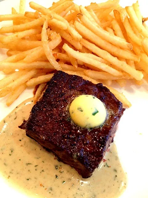 Steak+French fries with truffle oil|Tristan Choiさん