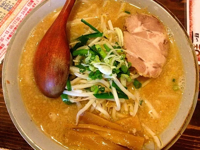 Snapdishの料理写真:味噌ラーメン|ichineiさん