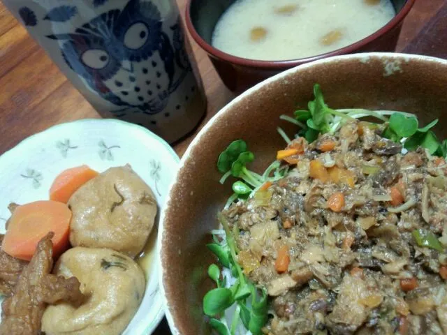 サバ缶丼&煮物&なめこの味噌汁|はぎのつきさん