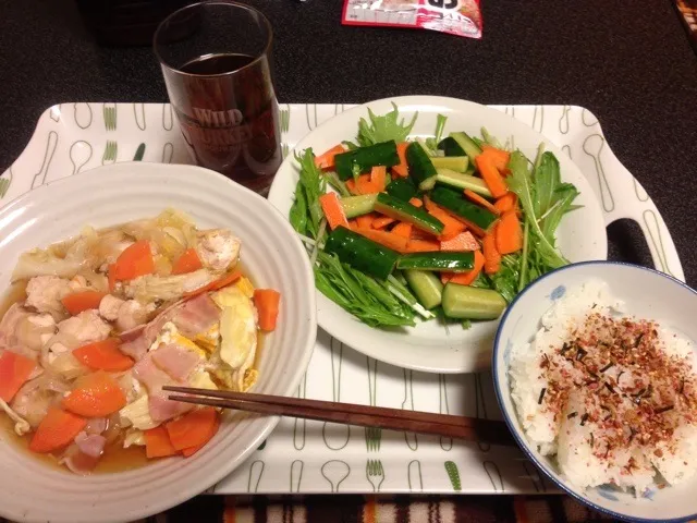 Snapdishの料理写真:親子丼もどきと、塩もみ胡麻油野菜！|サソリさん