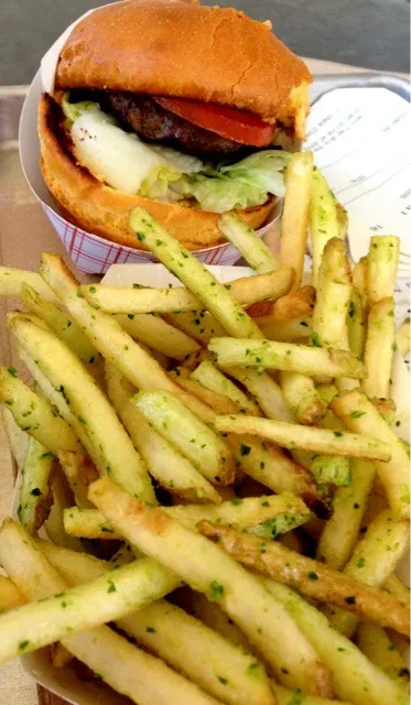 #Hamburger and Garlic #Fries at Gott's Roadside|sooprcoolchicaさん