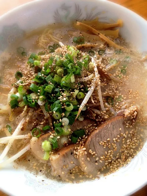 今朝ごはん 笑 朝からラーメン！|みつなち☆さん