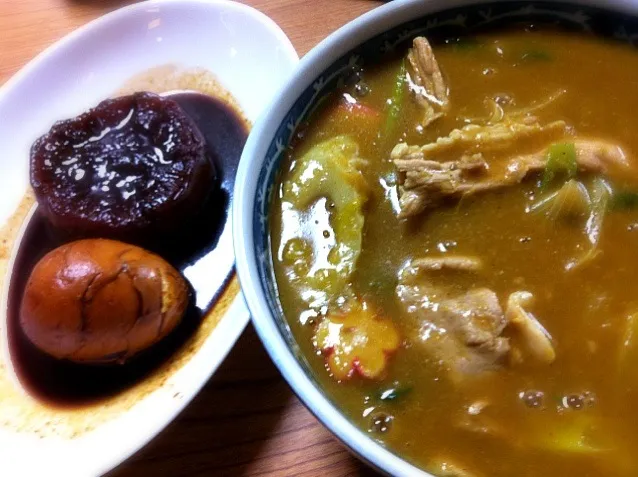 本日のランチ。カレーうどんと味噌おでん。(ﾟдﾟ)ｳﾏｰ|JTKさん