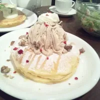 Chestnut cream pancake with chestnuts and raspberries|Maggie Koikeさん