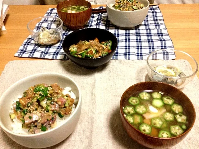 鯵のなめろう飯 オクラとベーコンの味噌汁 牡蠣 オクラとナメコの和え物|たかおさん