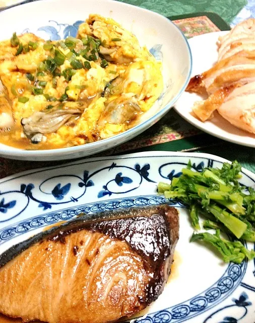 牡蠣の台湾風オムレツ・鰤の照り焼き・醤油麹蒸し🐔やっぱり休肝日できな〜い✨😘|ちーねーさん