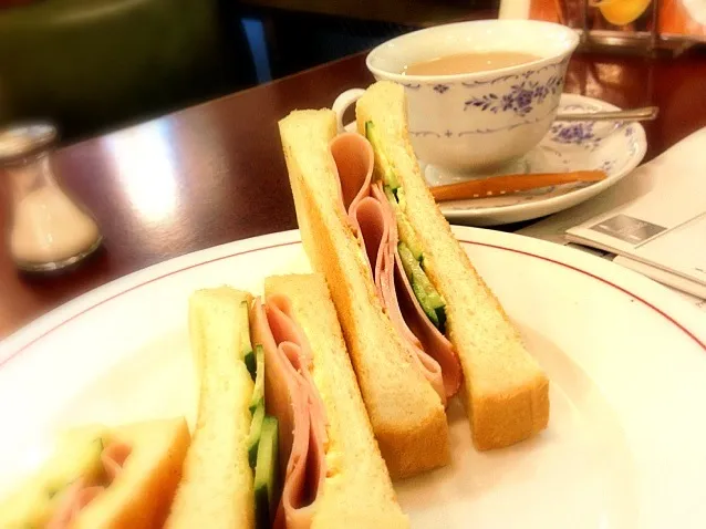 Ham toast and tea|Ernさん