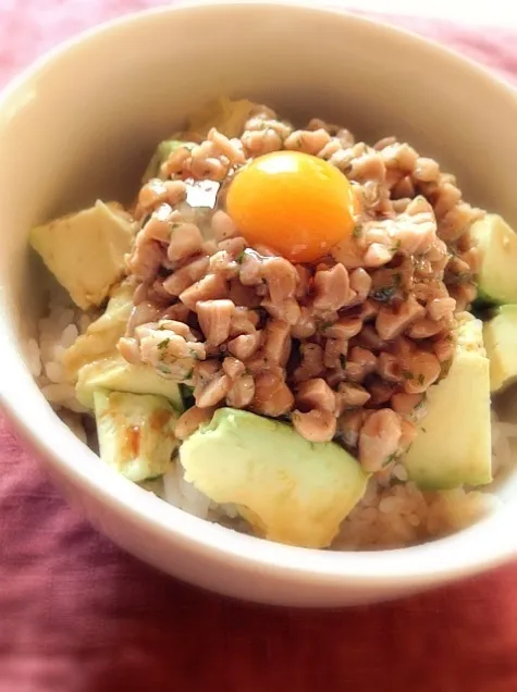 納豆アボカド丼|tomoさん