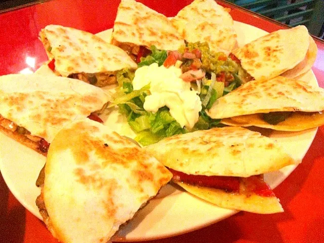 Combo quesadillas (chicken and beef)|Jorge Bernal Márquezさん