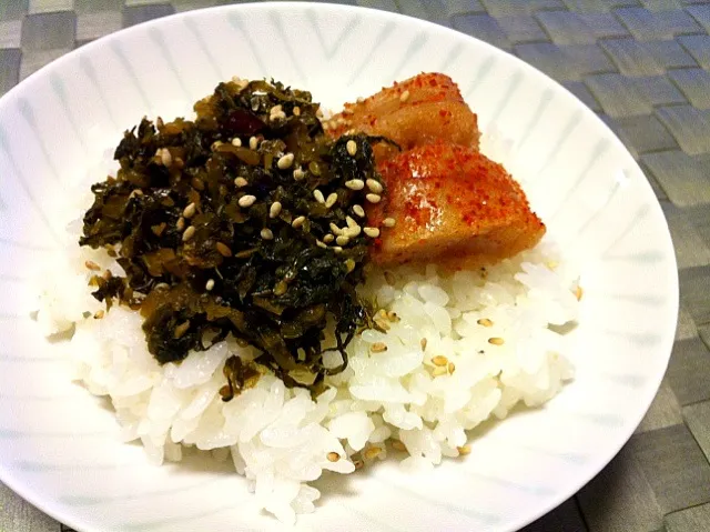 ピリ辛高菜と明太子のせご飯|有山さん