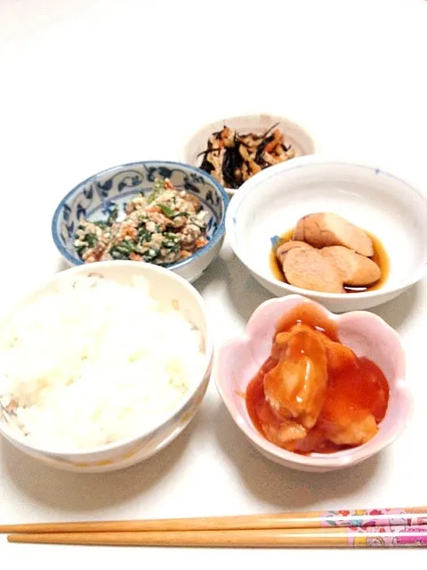 白和え,ひじき,鯛の卵の煮付け,まぐろのオーララ煮,🍚|石原     梓さん